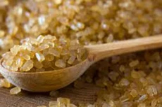 Hiệp hội Mía đường Việt Nam đề xuất hạn ngạch thuế quan nhập khẩu đường năm 2017 nên nhập 100% đường thô.