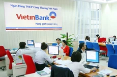Từ năm 2010 VietinBank cam kết ưu tiên tài trợ vốn cho các đơn vị thành viên của Vinachem. Ảnh: Anh Đức