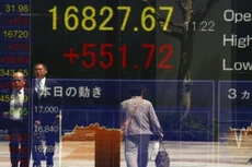 Chứng khoán Nhật lên đỉnh 6 tháng nhờ bà Hillary