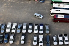 9 tháng đầu năm 2016, nhập khẩu ô tô nguyên chiếc có dấu hiệu đi xuống, giảm 7,3% về số lượng và giảm 16,9% về trị giá xe. Ảnh: Nhã Chi