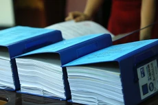 Từ tháng 11/2015 đến đầu tháng 12/2016, có 150 gói thầu chỉnh lý tài liệu được thông báo mời thầu nhưng chỉ có 48 gói đã công bố kết quả lựa chọn nhà thầu. Ảnh: Nhã Chi