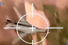 Ảnh chụp màn hình đoạn video của Triều Tiên dàn dựng cảnh bắn hạ chiến đấu cơ Mỹ. Ảnh: Yonhap