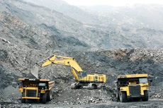 Ngành than: Tồn kho gần 10 triệu tấn, DN vẫn nhập khẩu