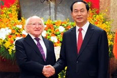 Chủ tịch nước Trần Đại Quang và Tổng thống Michael D. Higgins nhất trí tạo điều kiện thuận lợi và khuyến khích doanh nghiệp hai nước hợp tác đầu tư. Ảnh: VOV