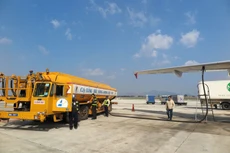 Cảng hàng không áp dụng khung giá mới với dịch vụ tra nạp xăng dầu