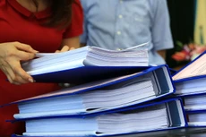 Gói thầu giao thông có bảo đảm dự thầu là 900 triệu đồng, HSMT yêu cầu nhân sự hơn 100 người gồm kỹ sư, chỉ huy và công nhân đều phải có hợp đồng dài hạn với nhà thầu. Ảnh: Hữu Thắng