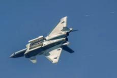 Tiêm kích tàng hình Trung Quốc lần đầu bay theo đội hình