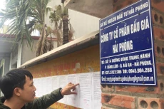 Việc bán hồ sơ đấu giá trong thời gian quá ngắn làm khó khách hàng. Ảnh: Lê Tiên