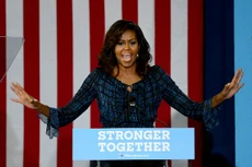 Đệ nhất phu nhân nước Mỹ Michelle Obama vận động tranh cử cho Hillary Clinton ở Đại học Pittsburgh, bang Pennsylvania. Ảnh: Post-Gazette