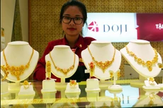 Giá vàng trong nước vẫn cao hơn thế giới hơn 3 triệu đồng mỗi lượng.