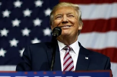 Giá vàng được giới đầu tư tin rằng sẽ "thăng hoa" khi Trump đắc cử vào Nhà Trắng. Ảnh: Reuters