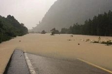 Mưa to khiến đường Hồ Chí Minh nhánh đông qua Quảng Bình ngập đến 3 mét. Ảnh: Chi cục quản lý đường bộ 2.3