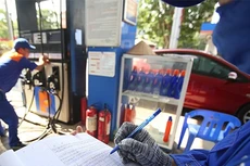Xăng được phép tăng giá gần 50 đồng từ 15h