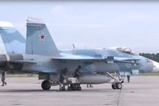 Hình ảnh tiêm kíchMỹ sơn màu giống máy bay Nga được tài khoản Christian Borys đăng tải trên Twitter. Ảnh:Twitter