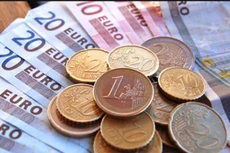 Euro mất giá sau trưng cầu dân ý tại Italy