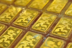 Giá vàng chốt tuần mất hơn chục đôla Mỹ
