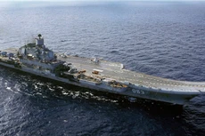 Tàu sân bay Đô đốc Kuznetzov của Nga