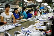 Giầy Thượng Đình chào sàn giá 44.000 đồng