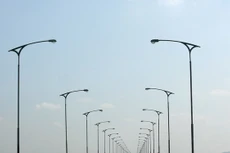 Nhà thầu phản ánh cho biết họ đã thi công nhiều gói thầu lớn về điện chiếu sáng. Ảnh: Hoài Nam