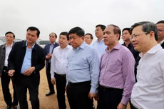 Bộ trưởng Nguyễn Chí Dũng đến thăm, kiểm tra tiến độ và đôn đốc việc giải ngân vốn đầu tư công Dự án xây dựng cao tốc Tuyên Quang - Hà Giang (giai đoạn 1), đoạn đi qua huyện Hàm Yên, Tuyên Quang