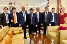 Bộ trưởng Bộ Kế hoạch và Đầu tư Nguyễn Chí Dũng làm việc với Tập đoàn Adani tại Ấn Độ