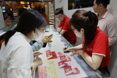 Việc áp dụng chính sách thuế đối với thị trường vàng trong nước sẽ góp phần ngăn chặn tình trạng đầu cơ, tích trữ, thao túng giá vàng. Ảnh: Nhã Chi