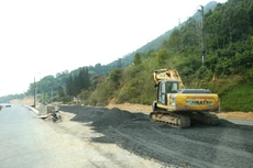 Gói thầu số 7 Thi công xây dựng đoạn từ Km18 - Km43 thuộc Dự án Nâng cấp đoạn Km18 - Km80, Quốc lộ 4B có giá dự toán 878,722 tỷ đồng. Ảnh minh họa: Lê Tiên
