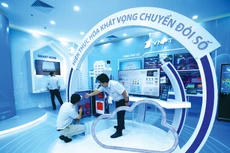 Chương trình hỗ trợ doanh nghiệp chuyển đổi số do Bộ Kế hoạch và Đầu tư phối hợp triển khai đã hỗ trợ cho hơn 100.000 doanh nghiệp Việt Nam các công cụ, giải pháp chuyển đổi số. Ảnh: Lê Tiên
