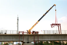 Tình trạng định mức, đơn giá lạc hậu, không theo kịp thực tiễn khiến nhà thầu luôn đối mặt với nguy cơ thua lỗ. Ảnh: Lê Tiên