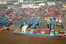 Ngành cảng biển sẽ phục hồi sản lượng trong năm 2024 do nhu cầu xuất nhập khẩu cải thiện, giá cước, giá thuê tàu tăng cao. Ảnh: Lê Tiên