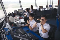 Kíp trực điều hành bay tại Đài Kiểm soát không lưu Tân Sơn Nhất
