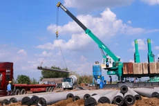 Chính phủ tiếp tục đẩy mạnh giải ngân vốn đầu tư công, lấy đầu tư công kích hoạt và dẫn dắt đầu tư tư nhân. Ảnh: Nhã Chi