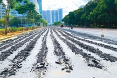 Hiện nay, 100% các gói thầu duy tu, bảo dưỡng đường bộ được đấu thầu qua mạng. Ảnh: Lê Tiên
