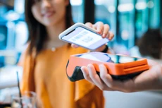 Người tiêu dùng mong muốn có thêm các phương thức thanh toán nhanh chóng, an toàn từ các tổ chức cung ứng dịch vụ thanh toán. Ảnh minh họa: Internet