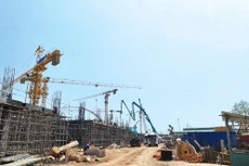 Trên công trường nhà ga hành khách T3 Cảng hàng không quốc tế Tân Sơn Nhất. Ảnh: Như Nguyệt