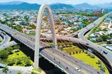 Dự án Đầu tư xây dựng công trình nút giao thông khác mức Ngã ba Huế đã khai thác 9 năm nhưng nhà đầu tư vẫn chưa được thanh toán hết tiền . Ảnh: Thành Lân