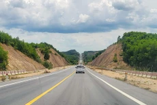 Cao tốc Cam Lộ - La Sơn được đưa vào khai thác hơn một năm đã xảy ra những bất cập về an toàn giao thông. Ảnh: Hà Minh