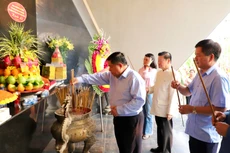 Bộ trưởng Nguyễn Chí Dũng tri ân, đền ơn đáp nghĩa, tặng nhà đại đoàn kết tại tỉnh Điện Biên