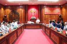 Toàn cảnh buổi làm việc của Đoàn công tác liên ngành đến khảo sát, kiểm tra việc thực hiện sắp xếp đơn vị hành chính cấp huyện, cấp xã giai đoạn 2023 - 2025 tại 3 tỉnh Tiền Giang, Long An và Bến Tre