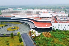 Khối lượng thi công xây lắp và thiết bị tại cơ sở 2 của Bệnh viện Bạch Mai đến nay ước đạt 97,8% giá trị hợp đồng. Ảnh: Quân Đỗ