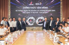 Lãnh đạo Petrovietnam và các đơn vị đối tác thực hiện nghi thức chính thức vận hành Hệ thống ERP