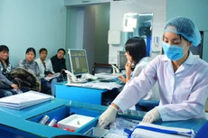 Hoàn thiện giá dịch vụ khám bệnh, chữa bệnh bảo hiểm y tế theo hướng tính đúng, tính đủ, xác định rõ chính sách phúc lợi, chính sách an sinh. Ảnh: Tiên Giang