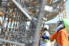 Hồ sơ mời thầu yêu cầu các nhân sự phụ trách kỹ thuật chung, đội trưởng thi công phải có chứng chỉ hành nghề giám sát. Ảnh minh họa: Quang Tuấn