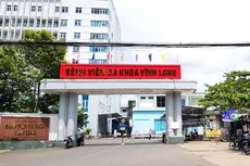 Gói thầu số 1 Xây dựng các hạng mục công trình thuộc Dự án Cải tạo, nâng cấp Bệnh viện Đa khoa Vĩnh Long (giai đoạn 2) có giá 312,468 tỷ đồng. Ảnh: Nhật Huy