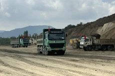 Theo đánh giá của Chủ đầu tư, công tác huy động máy móc, thiết bị, nhân sự trên công trình của các nhà thầu cơ bản đáp ứng yêu cầu. Ảnh: VOV