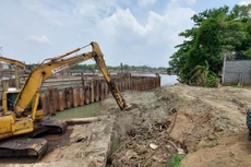 Dự án Đường trục trung tâm TP. Biên Hòa (từ đường Võ Thị Sáu đến đường Đặng Văn Trơn) chậm tiến độ do vướng mặt bằng. Ảnh: Như Nguyệt