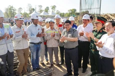 Thủ tướng Phạm Minh Chính cùng đoàn công tác bộ, ngành khảo sát tiến độ Dự án thành phần 1 thuộc Dự án Vành đai 3 TP.HCM đầu năm 2024. Ảnh: NC st