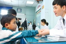 Các cơ sở y tế đang dần được tháo gỡ nhiều vướng mắc. Ảnh: Nhã Chi