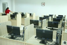 Bốn gói thầu mua thiết bị dạy ngoại ngữ do Sở Giáo dục và Đào tạo tỉnh Quảng Nam làm Chủ đầu tư có tổng giá trị 37,661 tỷ đồng. Ảnh minh họa: Tiên Giang