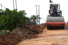 Gói thầu Chi phí xây dựng thuộc Dự án Đường Xẻo Đôi (tỉnh Kiên Giang) có giá 12,35 tỷ đồng, là công trình đường giao thông nông thôn loại B. Ảnh minh họa: Lê Tiên